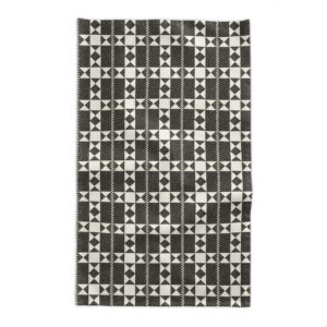 Tablecloth in Pompeii Mosaic Quilt in Black and White